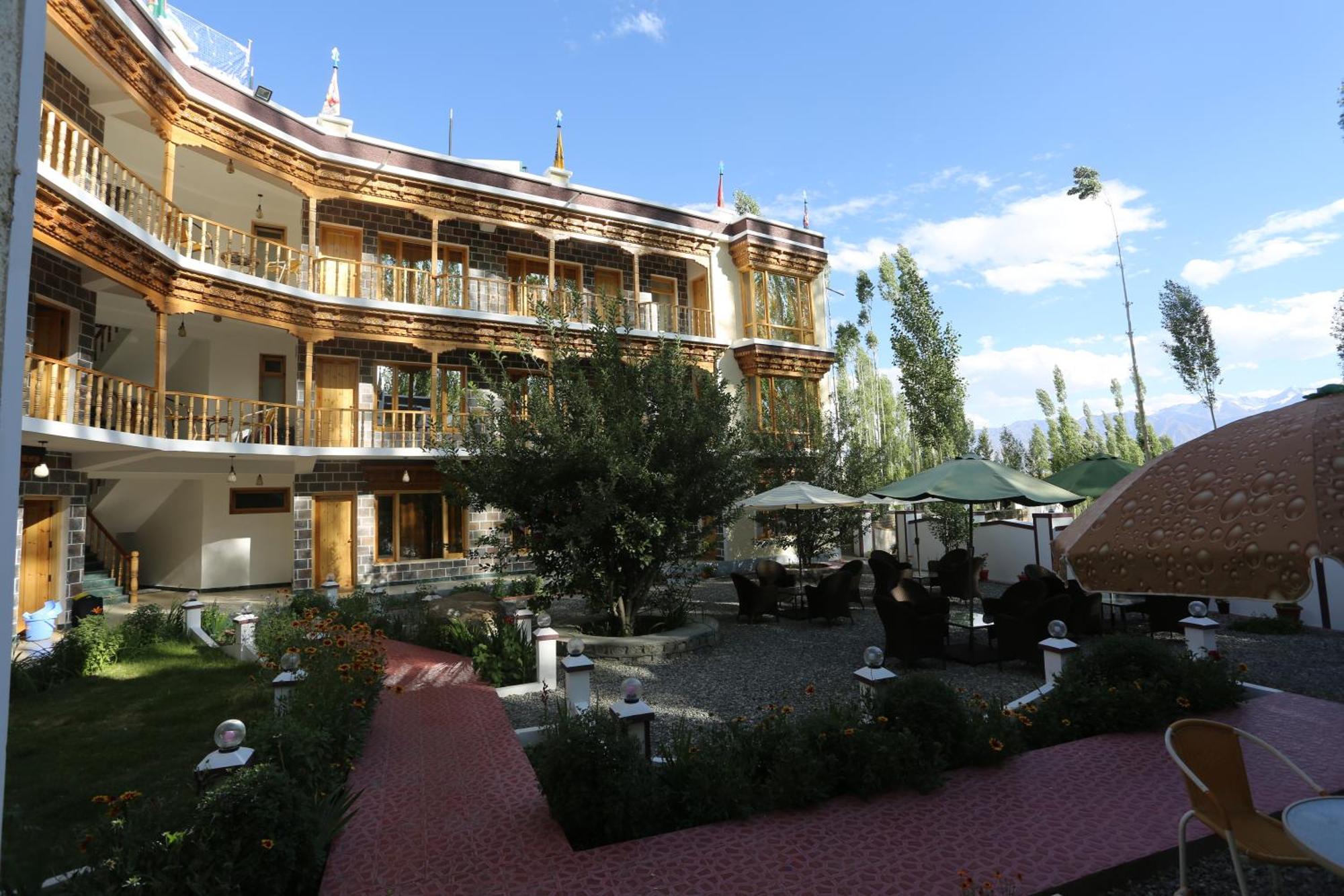 Hotel Lhalingkha Leh Ngoại thất bức ảnh