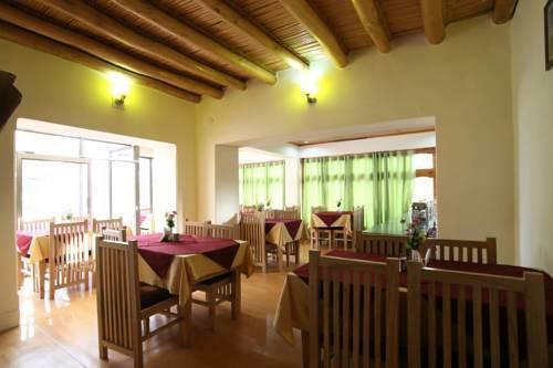 Hotel Lhalingkha Leh Ngoại thất bức ảnh