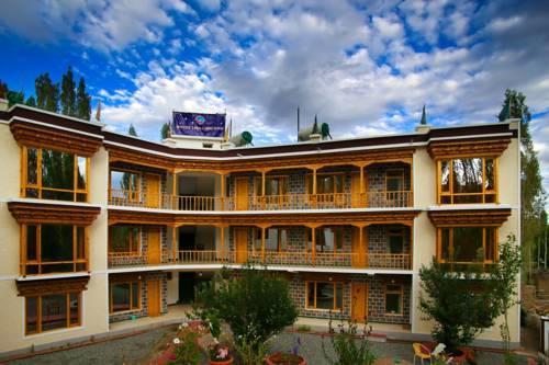 Hotel Lhalingkha Leh Ngoại thất bức ảnh