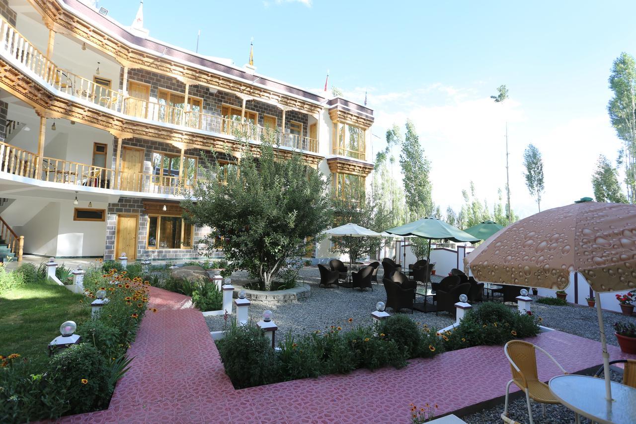 Hotel Lhalingkha Leh Ngoại thất bức ảnh